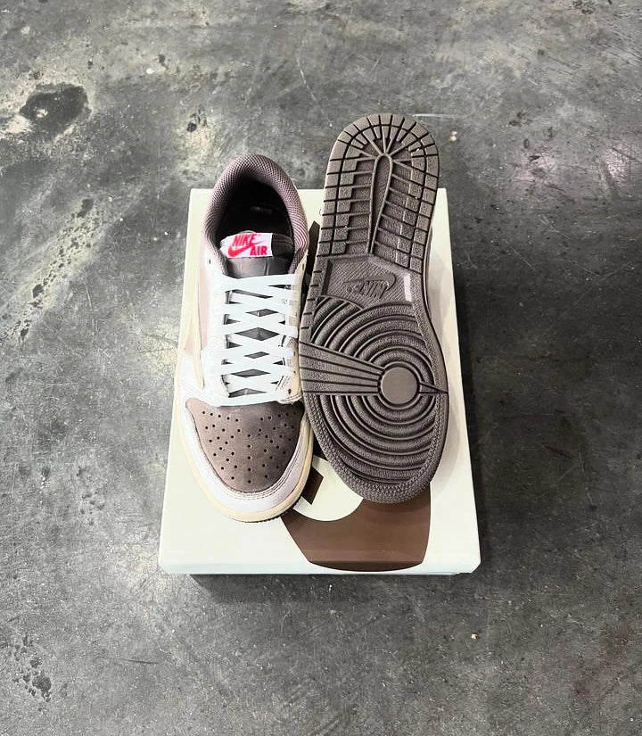 Travis Scott Air Jordan 1 Low OG "Reverse Mocha" sneakers