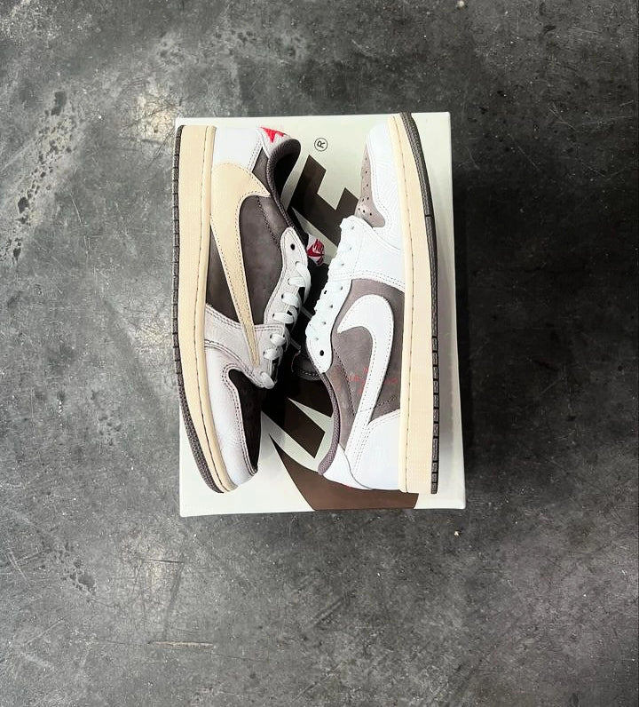 Travis Scott Air Jordan 1 Low OG "Reverse Mocha" sneakers